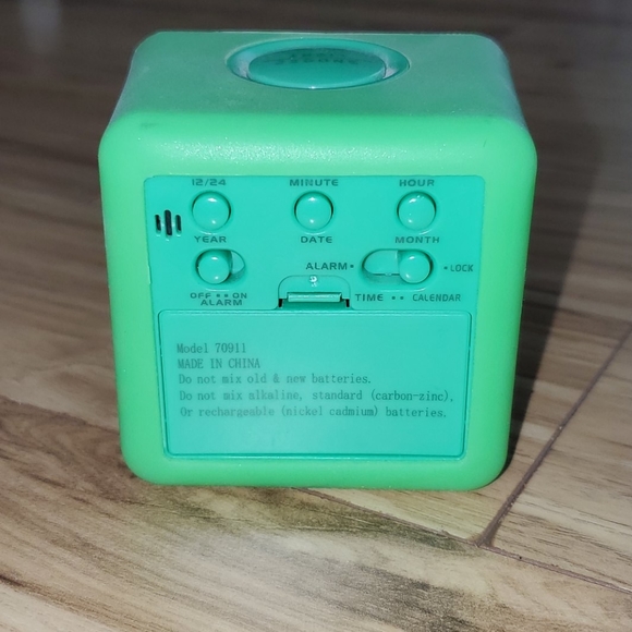 Clock - Picture 3 of 4